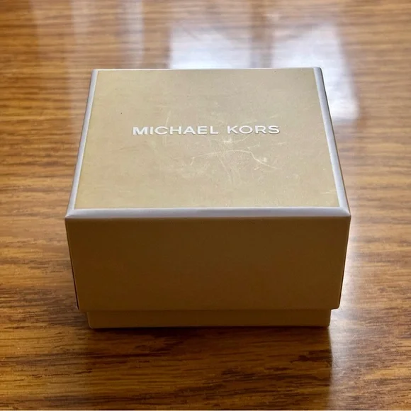 Michael Kors Stainless Steel Gold Plaque Size 7 - Picture 11 of 12